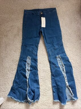 Frayed Hem Dark Blue Flared Jeans -